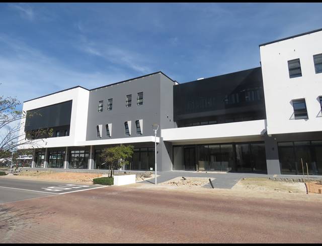 76.60M² MEDICAL SUITE TO LET IN PAARDEVLEI